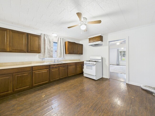 Foto del edificio - 9123 Cameron St