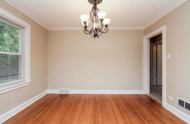 Building Photo - 6016 N Austin Ave