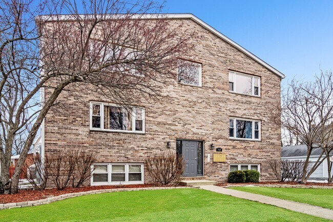 Building Photo - 712 W Highland Ave