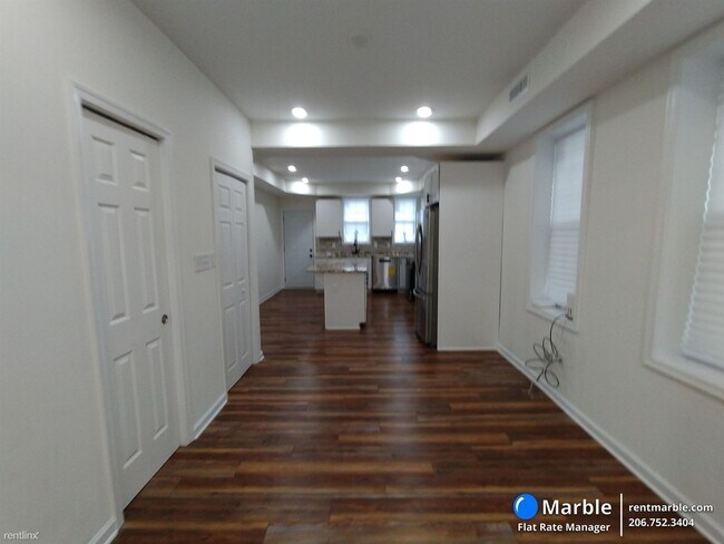 Building Photo - 3 br, 2.5 bath Townhome - 3725 Reisterstow...