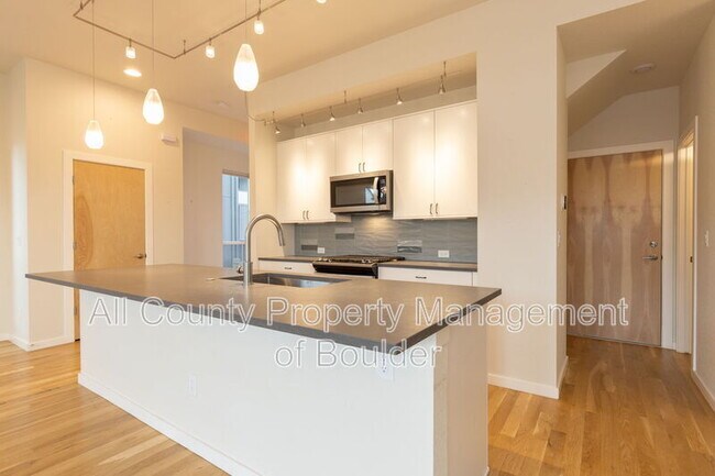 Foto del edificio - 5830 Grandville Ave