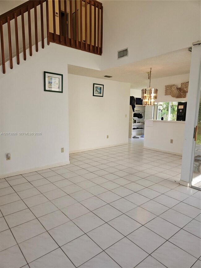 Foto del edificio - 9840 NW 9th Ct