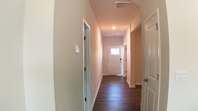 Building Photo - 1018 Roleson Wy