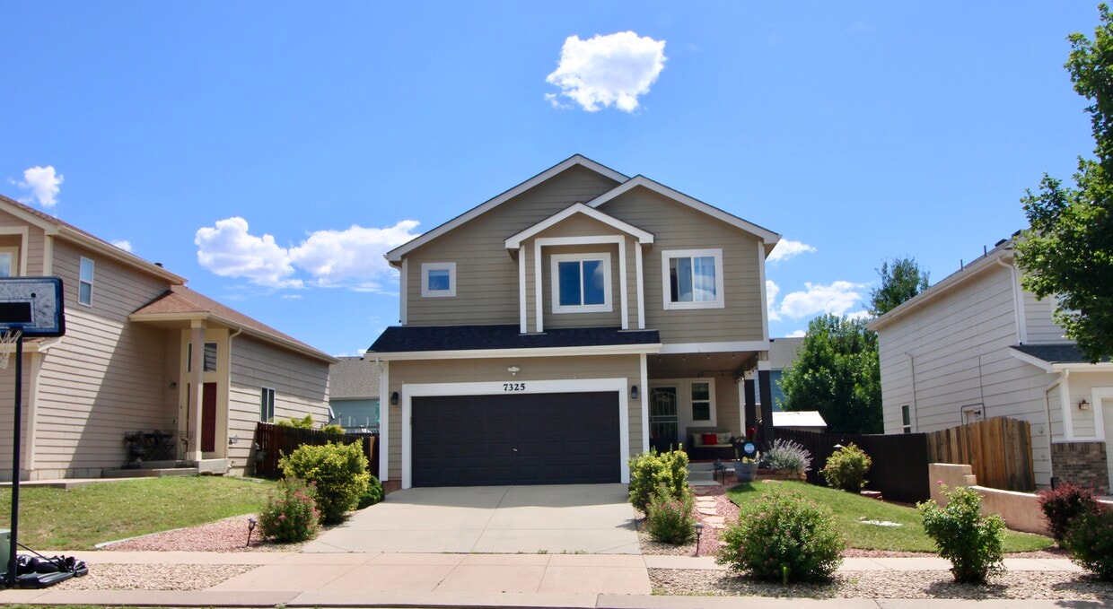 Foto principal - 7325 Steward Ln