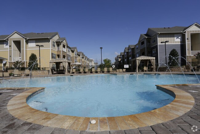 Foto del edificio - The Aventine Greenville Apartment Homes