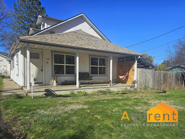 Building Photo - Charming 2-bedroom 1-bathroom home with a ...