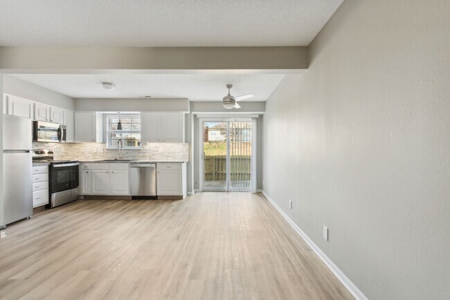 Building Photo - Chestnut Heights