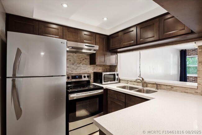 Foto del edificio - 615 NE 12th Ave