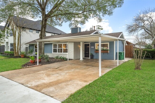 Building Photo - 1309 Martin St