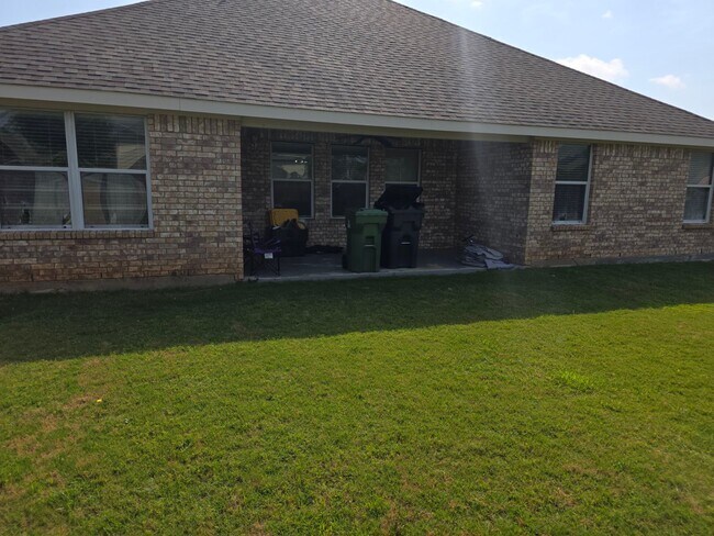 Foto del edificio - 9314 Water Bend Dr