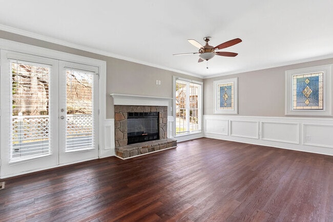 Foto del edificio - 2100 Glenridge Ct, Marietta