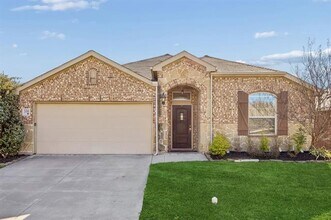 Building Photo - 2104 Long Forest Rd