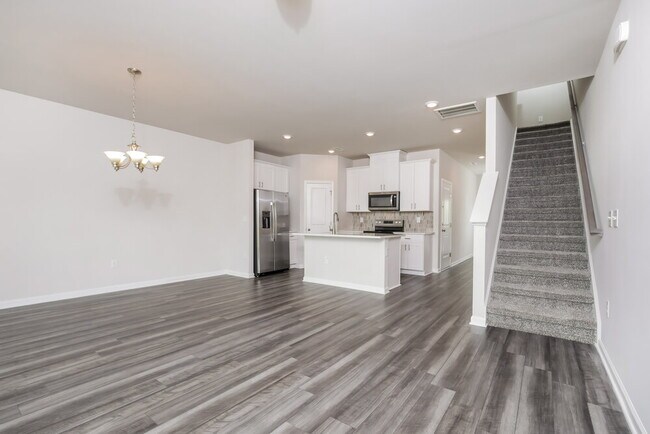 Foto del edificio - 217 Brook Farm Ln