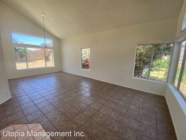 Foto del edificio - 3 br, 3 bath House - 3234 Rollingridge Ave