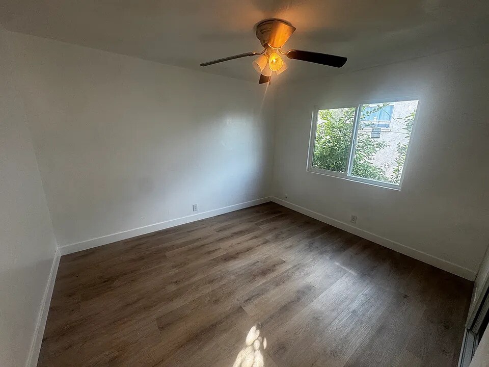 Foto del edificio - 1499 W 35th Pl