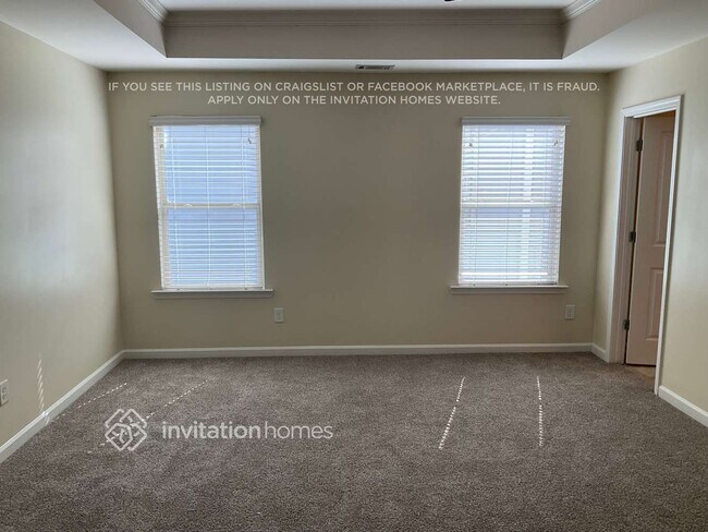Building Photo - 3447 Rosebud Park Dr
