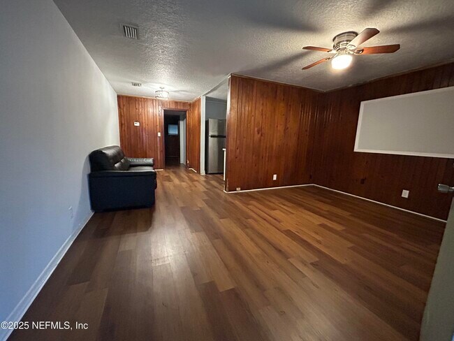 Foto del edificio - 3220 Myra St