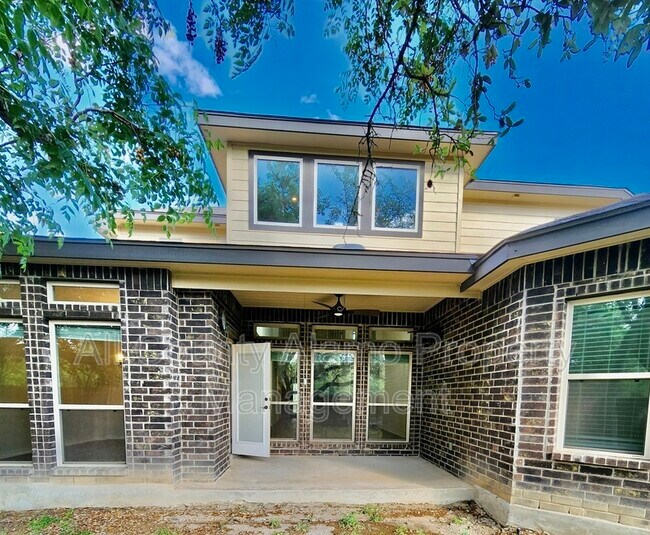 Foto del edificio - 8831 Kallison Arbor