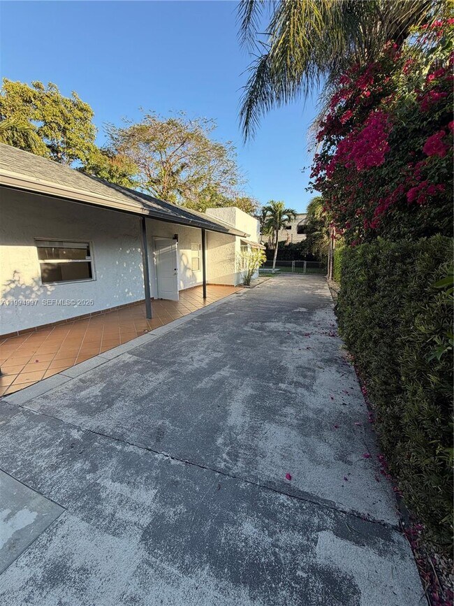 Foto del edificio - 3373 SW 29th Terrace