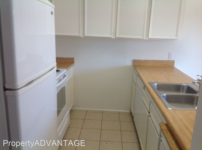 Foto del edificio - 2 br, 1 bath House - 205 Candice Place
