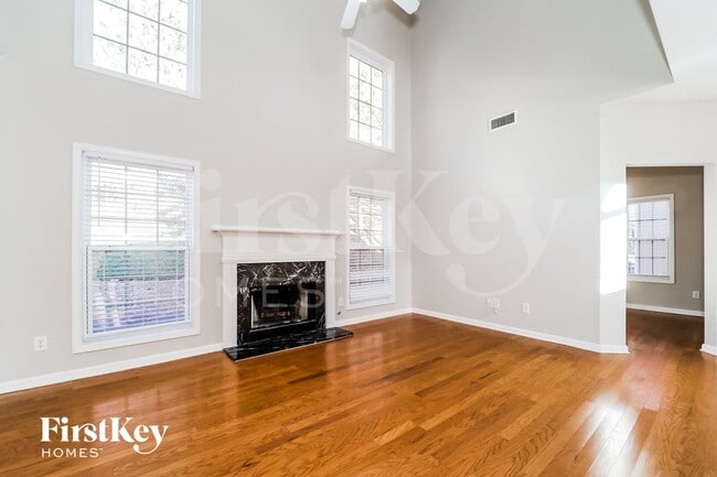 Building Photo - 5811 Buckner Creek Dr SE