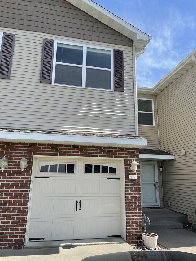 Primary Photo - 2650 Millstone Dr