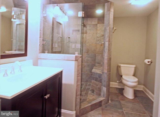 Foto del edificio - 3151 Woods Edge Dr