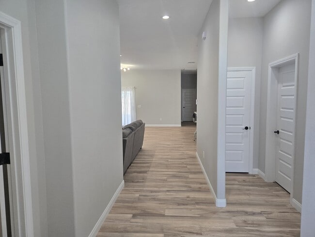 Building Photo - 1111 Avenida De Las Estrellas Dr