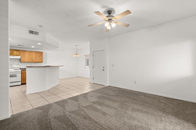 Building Photo - 6800 Vista del Norte Rd NE