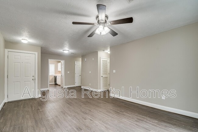 Building Photo - 3004C Strickland Court