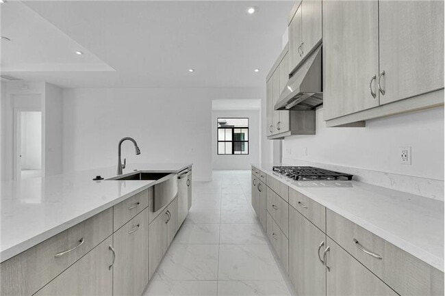 Building Photo - 13920 Vivant Dr