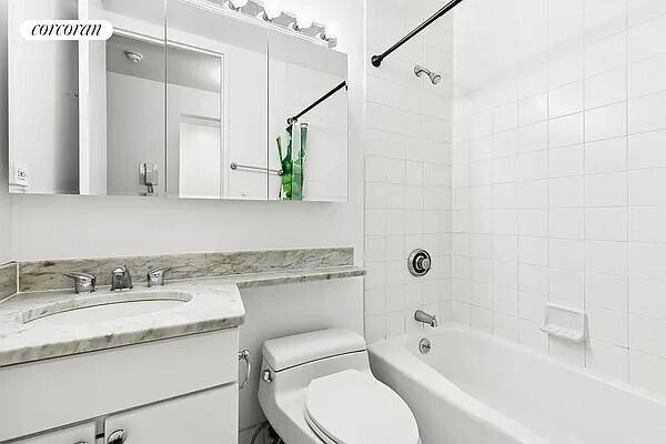 Building Photo - 350 W 50th St