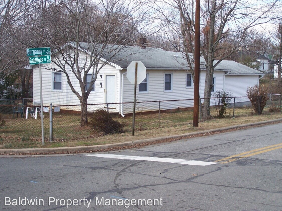 Foto principal - 3 br, 2 bath House - 847 GOLDFLOSS STREET