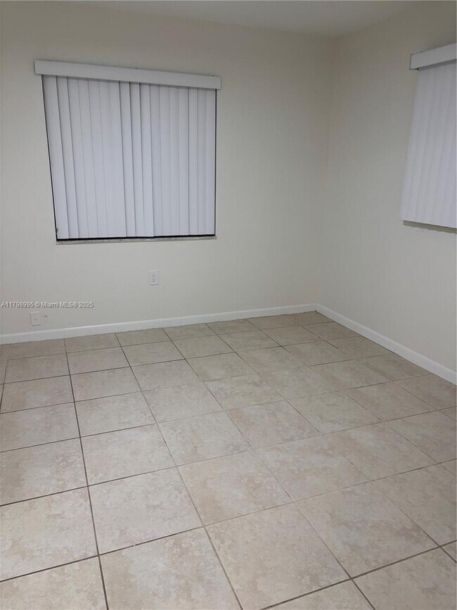 Foto del edificio - 9954 NW 25th Ave