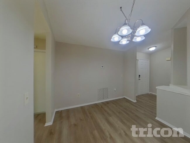 Foto del edificio - 1203 70th Dr E