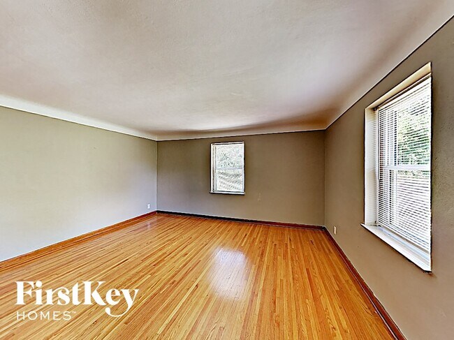 Foto del edificio - 11251 Old Halls Ferry Rd