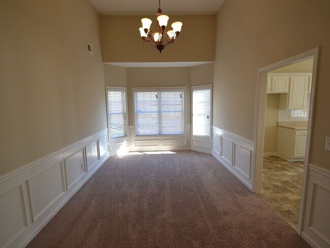 Building Photo - Spacious 4BR House in Lawrenceville