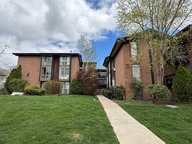 Building Photo - 249 S 700 E