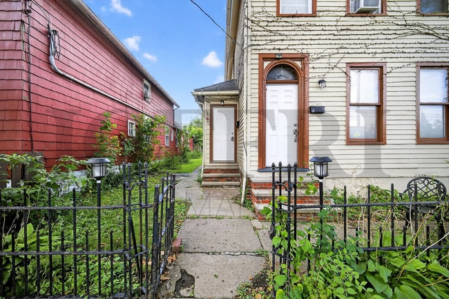 Building Photo - 2096 W 32nd St