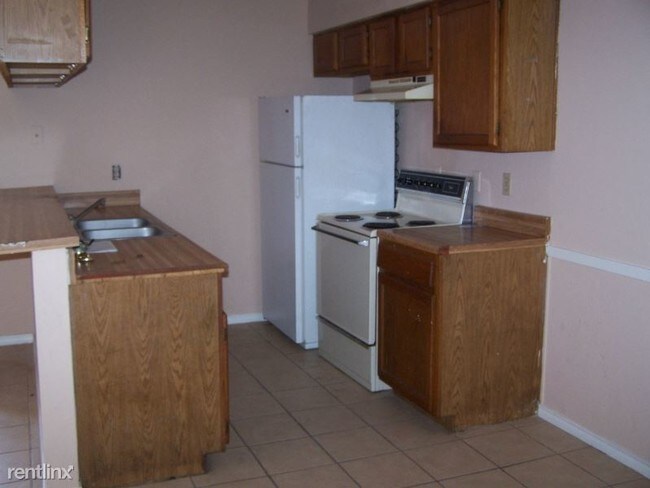 Foto del edificio - 2 br, 1 bath Apartment - 1400 Clamp Ave