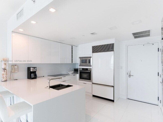 Foto del edificio - 6799 Collins Ave