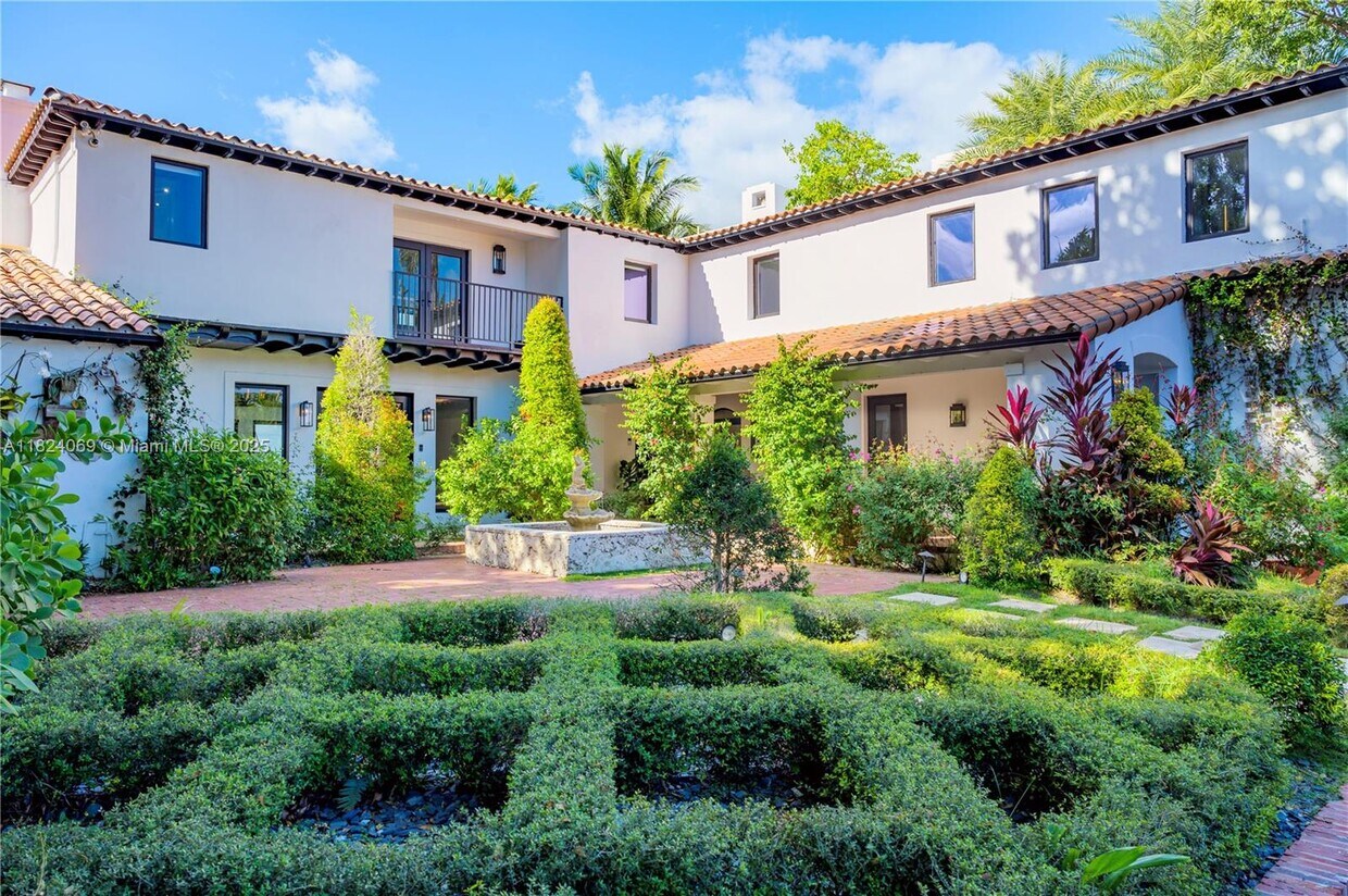 Foto principal - 5328 N Bay Rd