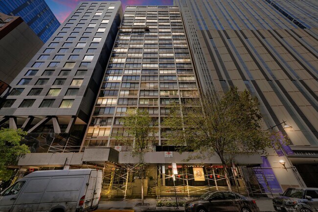 Building Photo - 230 E Ontario St