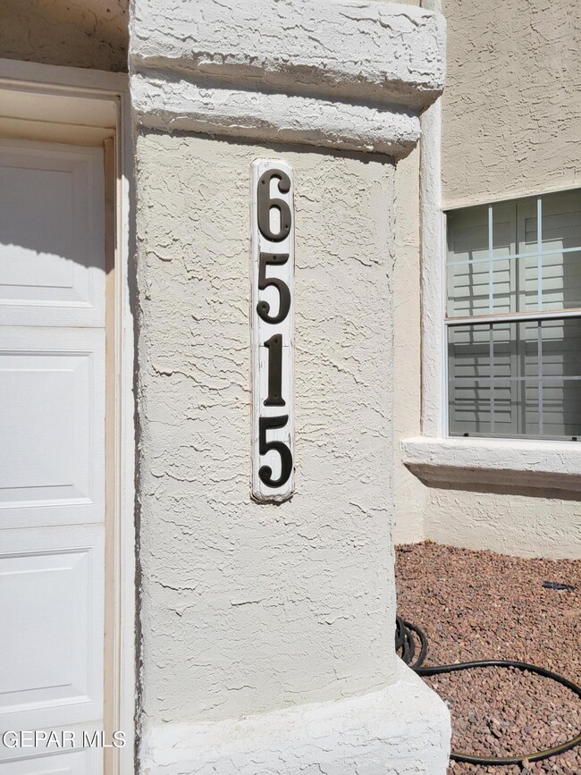 Building Photo - 6515 Wind Ridge Dr