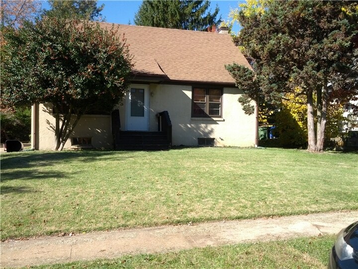 Primary Photo - 816 Lehigh Rd
