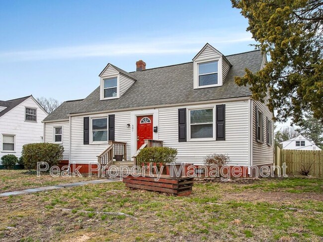 Building Photo - 501 Hazelhurst Ave