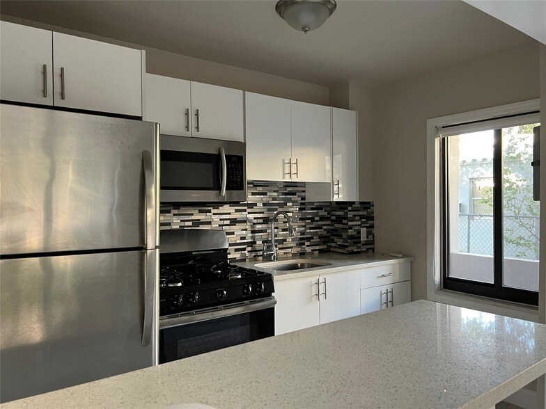 Primary Photo - 1605 E Broward Boulevard Unit 3