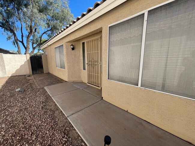 Building Photo - 4565 W Joshua Blvd