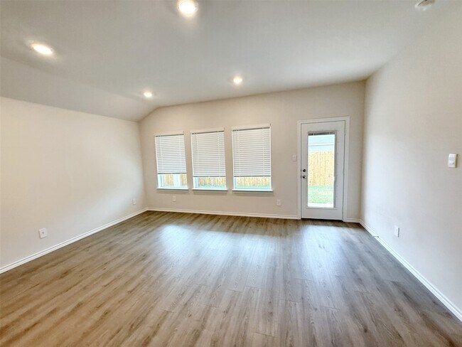Foto del edificio - 2111 Texoma Pkwy