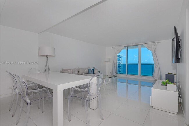 Foto del edificio - 2301 Collins Ave